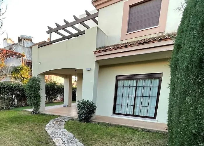 Casa En Ruta De La Plata Con Piscina Comunitaria